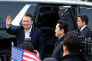 【ユン大統領約50日ぶりの釈放！】韓国の若者は「お帰りなさい大統領！」｢自由を守る｣