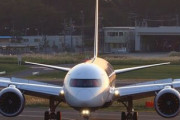 Youtuberがコロナ禍のANA（全日空）の裏側に潜入！「絶対日本の航空会社を選ぶよ！」「ANAは最高だ」海外の反応