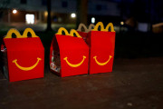 英マクドナルドのハッピーセットからスマイルが消える