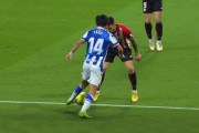 久保がダービーで「正真正銘の芸術弾」　快勝したソシエダはレアル・マドリーを追走