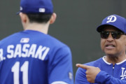 海外「感動した！」ロバーツ監督が語った佐々木朗希への親心に海外大号泣！（海外の反応）