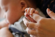 海外「馬鹿馬鹿しい！」日本政府がAI婚活を支援することに海外びっくり仰天！（海外の反応）