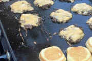 アメリカ人「世界が理解できない俺達の文化を紹介していく」
