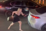 海外「カナダ、店の前で小便をしてNワードを連呼し通行人を攻撃する地獄のような女」