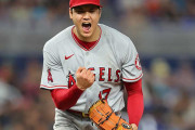 【海外】「オオタニは次元が違いすぎるw」大谷翔平の圧倒的パフォーマンス！8勝目&2打点&10奪三振で連敗を阻止する大活躍！