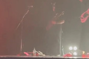 【海外】なぜBABYMETALのギターの神はマイクを持っている？