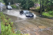あなたは強引派？それとも慎重派？「RUFFORD LANE FORD」を走る車を見てみよう