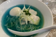 「渋谷で青いラーメンを食べてきた」外国人が好きなラーメンを語り合う