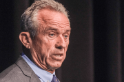 【海外】「ロバート・F・ケネディ氏の鳥インフルエンザ対策がもたらす健康への危険とは？」
