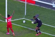 サッカーＷ杯予選で史上最悪のオウンゴール起きる！ GKの連続空振りが悲しすぎ(´；ω；｀)