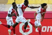 フランス人「救世主だ」南野拓実、劇的決勝ゴール！90＋6分にダイビングヘッド弾で勝利の立役者に！現地サポが絶賛！【海外の反応】