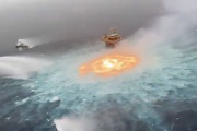 【衝撃映像】水が燃える メキシコ湾岸で水中パイプラインからガス漏れ 火災が発生する【海外の反応】