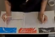 人間には２本の手と足があるじゃないか。手と足を駆使して同時に５つの絵を描く男。海外の反応