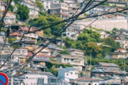 海外「ここって日本のどこにあるんですか？熱海？長崎？」日本のとある街並みの風景（海外の反応）