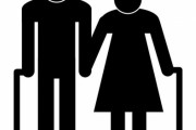 「おじいちゃんとおばあちゃんが久しぶりに孫の顔を見ることができた…」ふたりの表情が人気を呼ぶ