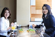 韓国人「韓国のファーストレディー『キム·ゴンヒ女史』が広島を訪れ、お好み焼きを楽しんでいる様子をご覧ください」　韓国の反応
