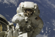 中国人「なぜ日本は有人宇宙飛行やらないの？」