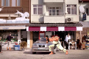 親日国トルコさん。車保険のCMにあの日本のゲームキャラが登場してしまうｗｗｗ