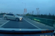 まるで磁石　中国交通事故映像集5月10日版