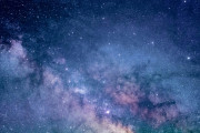 プラダがNASAの宇宙服をデザインすることに