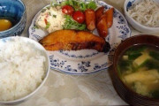 【画像】韓国人「韓国人が驚いた『日本人が食べる朝ごはん』がこちらです」→「日本人はこんなに食べるのか？」　韓国の反応