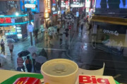 【海外】「ブレードランナーの世界だ！」渋谷のマクドナルドから眺めが近未来的すぎると海外で話題に！