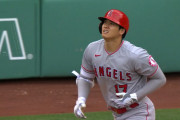 【海外の反応】「スーパースター！」大谷翔平、9回2アウトから逆転2ランを放つ！MLBトップタイ12号