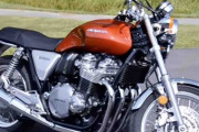 【海外の反応】ホンダCB1100EXというバイクはレトロでグッドルッキングだ！