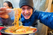 海外「これは一生のうちにやりたいこと！」福岡の屋台フードを国外ユーチューバーが満喫