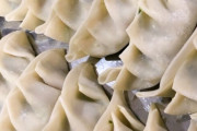 韓国人「中国の餃子製造工場の衝撃映像がこちら」