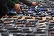 海外「日本では昨年の銃撃による死者数がたったの6人だったらしい。もしかして触手系ポルノが解決策なんじゃね？」