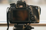 カメラは日本で買うべきではない？「日本のカメラは高すぎる」「中古レンズは絶対日本で買う」「スマホで十分」海外の反応