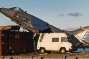 「かつて、ごく普通のコンテナ船の上に戦闘機が不時着したことがある…」→船員は巨額の補償金をもらう