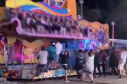 【動画】稼働中の絶叫マシンがあわや崩壊　見物人が駆けつけ食い止める恐怖の瞬間が話題に