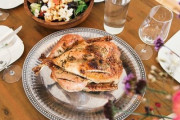 節約のミカタ！鶏むね肉のごまダレ炒め弁当「簡単なのに美味しそう！」「息子さんの卵焼き上手！」海外の反応