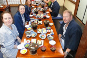 海外「日本はチップの習慣がないらしい、レジ係に困惑されてしまったよ（笑）」→チップの文化は世界のほとんどで一般的じゃないぞ！