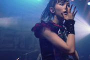 Bring Me the Horizonのオリバーが、すぅちゃんの肩に頭を乗せる part2　【海外の反応】