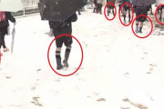 【画像】韓国人「韓国人が日本に来てマジで驚いた『制服』がこちらです‥」→「真冬でもこんな制服を着る理由は？」　韓国の反応