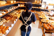 【海外】「手際が良すぎるw」「夢のようなパン屋だ」日本の女性パン職人が作る100円のパンのクオリティが凄すぎると海外で話題に！