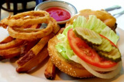 【驚愕】凄ハンバーガーを食す！お肉屋さんが本気を出すとこうなった！ 海外の反応