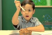 海外「腐った豆を食べる日本人ｗｗｗ」外国人はみんな納豆が嫌い！？ 食べている日本人の味覚はおかしいの？