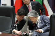 【韓国の反応】〔速報〕ジーソミア条件付延期で韓日局長級協議開催【GSOMIA】