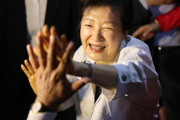 韓国人「朴槿恵氏を批判したチョン・チョンレ議員に『お前の方が厚かましい』と非難殺到」
