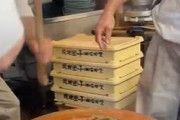 【海外の反応】日本の伝統的な餅つき　海外の反応「日本屈指の伝統料理、伝統的というよりもパフォーマンス」