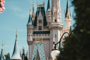 中東に初のディズニーリゾート誕生へ