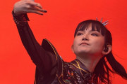 BABYMETALの女の子たちは、神バンドのメンバーから英語を教わってるの？　【海外の反応】
