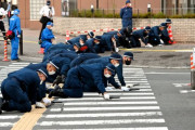 【韓国の反応】安倍銃撃現場で這いつくばって証拠品を探す日本の捜査員、韓国「当日にすぐするべきじゃないか？」