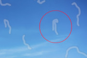 【海外】目の中に浮かぶ奇妙な「飛蚊症」とは？原因と対処法を徹底解説！
