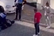 勝手に俺らを撮るな！警察が犯人逮捕する瞬間を勝手に撮影されて・・・。海外の反応
