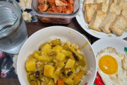 韓国人「日本式カレーを再現してみた」→「思ったより簡単で美味しくできてしまった（ﾌﾞﾙﾌﾞﾙ」